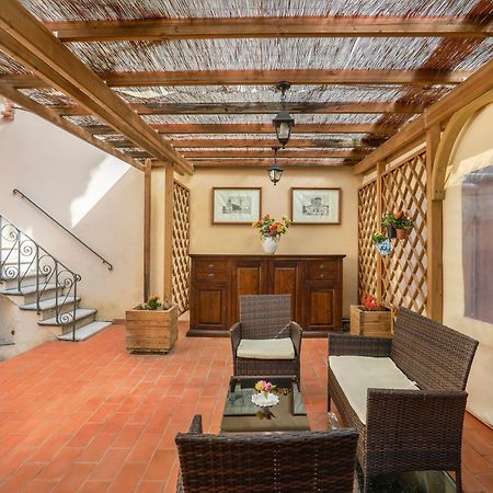 Antica Residenza Santa Chiara -City Center Lukka Zewnętrze zdjęcie