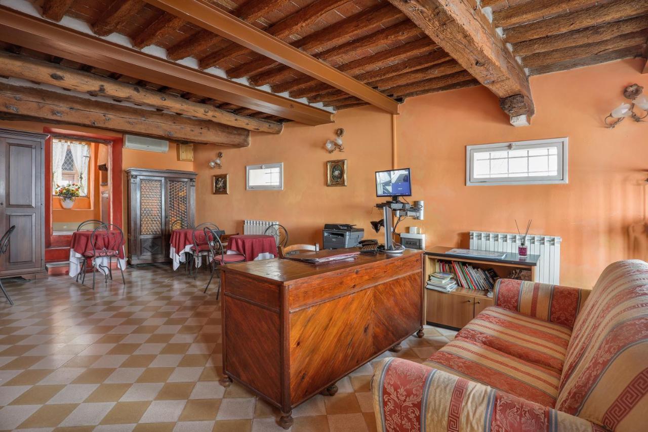 Antica Residenza Santa Chiara -City Center Lukka Zewnętrze zdjęcie
