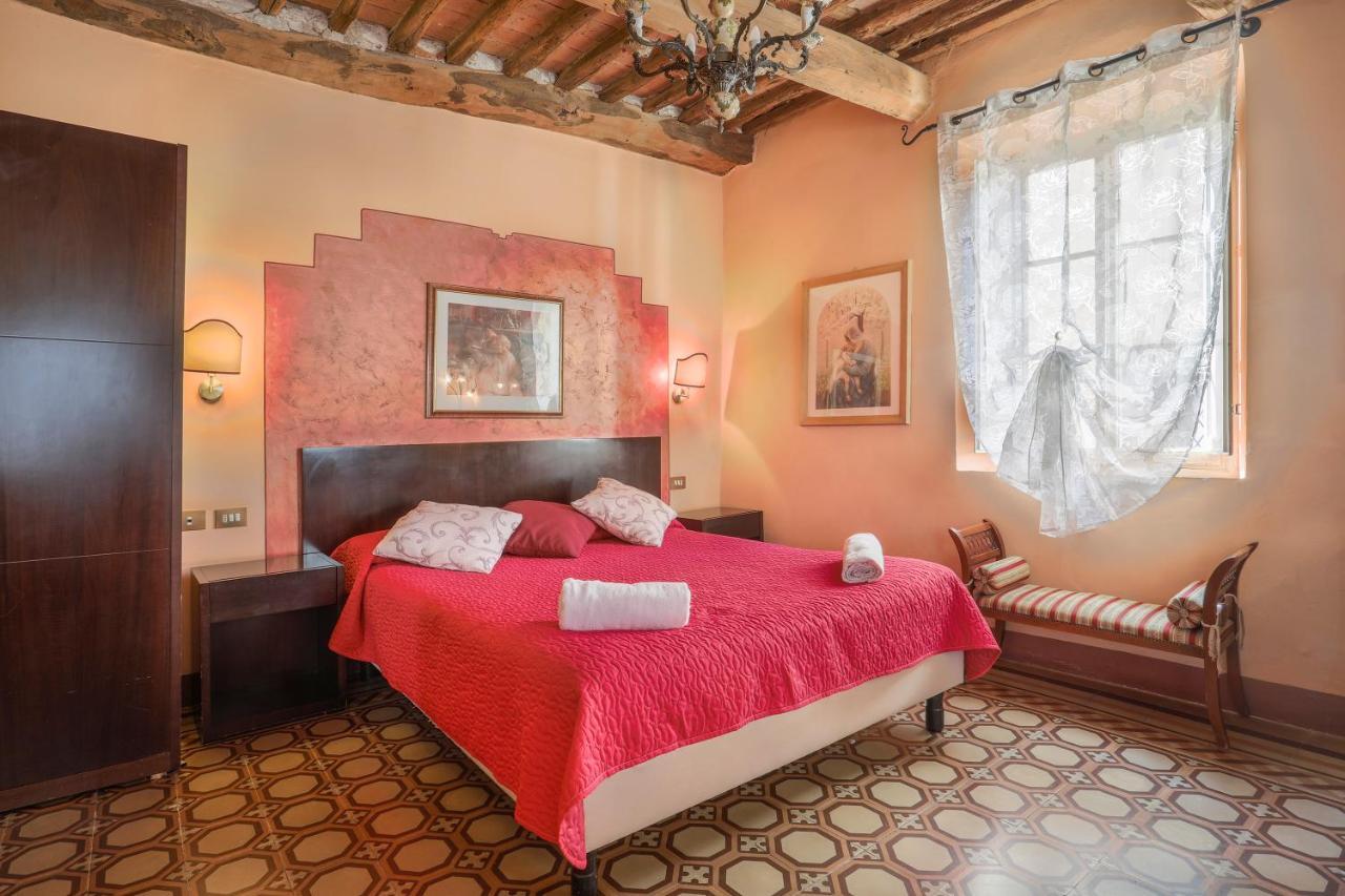 Antica Residenza Santa Chiara -City Center Lukka Zewnętrze zdjęcie