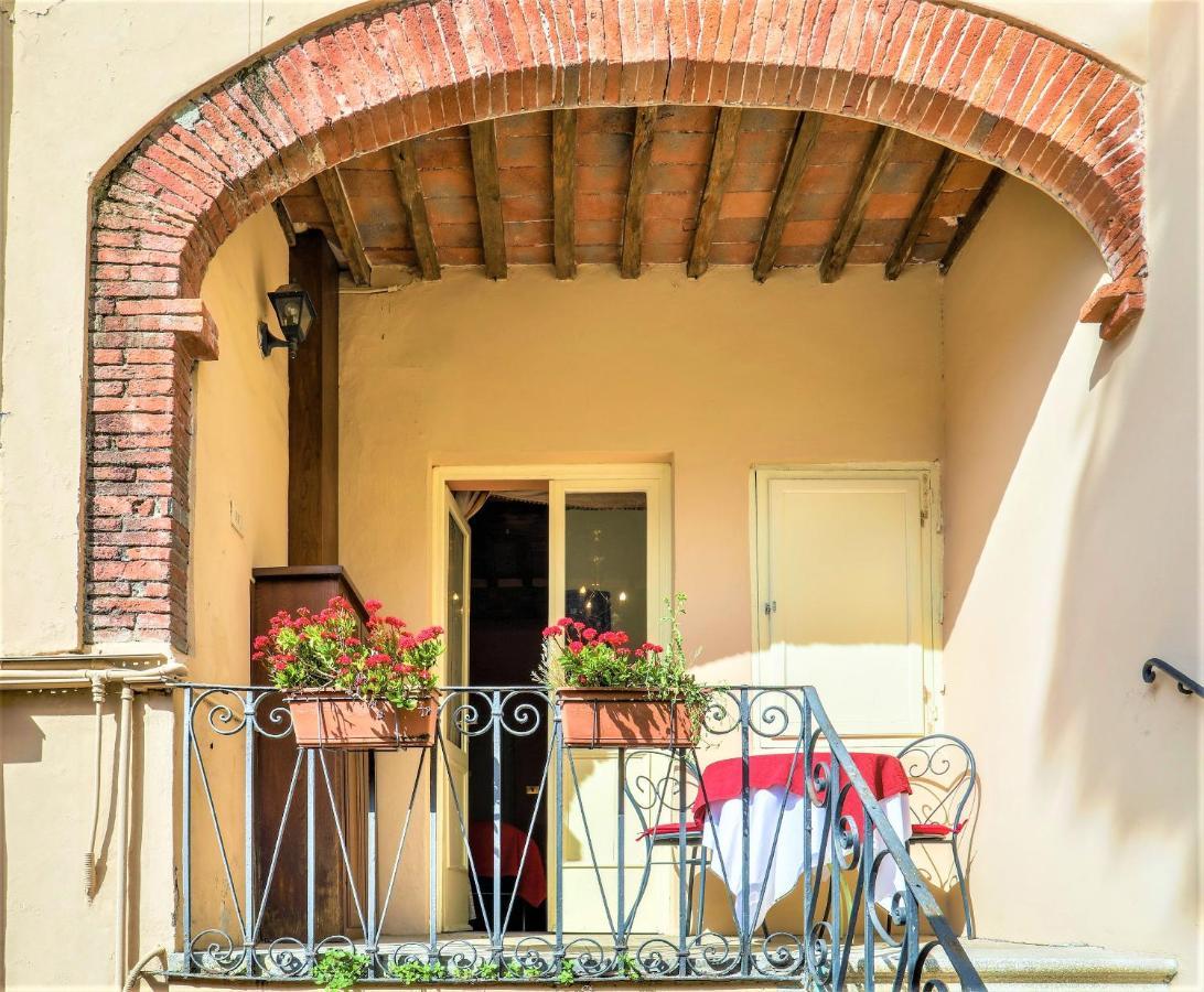 Antica Residenza Santa Chiara -City Center Lukka Zewnętrze zdjęcie