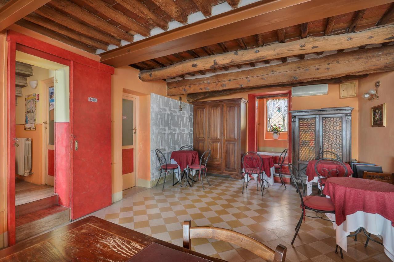 Antica Residenza Santa Chiara -City Center Lukka Zewnętrze zdjęcie