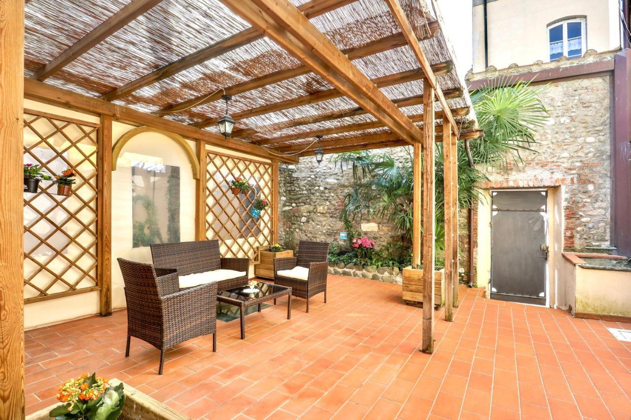 Antica Residenza Santa Chiara -City Center Lukka Zewnętrze zdjęcie