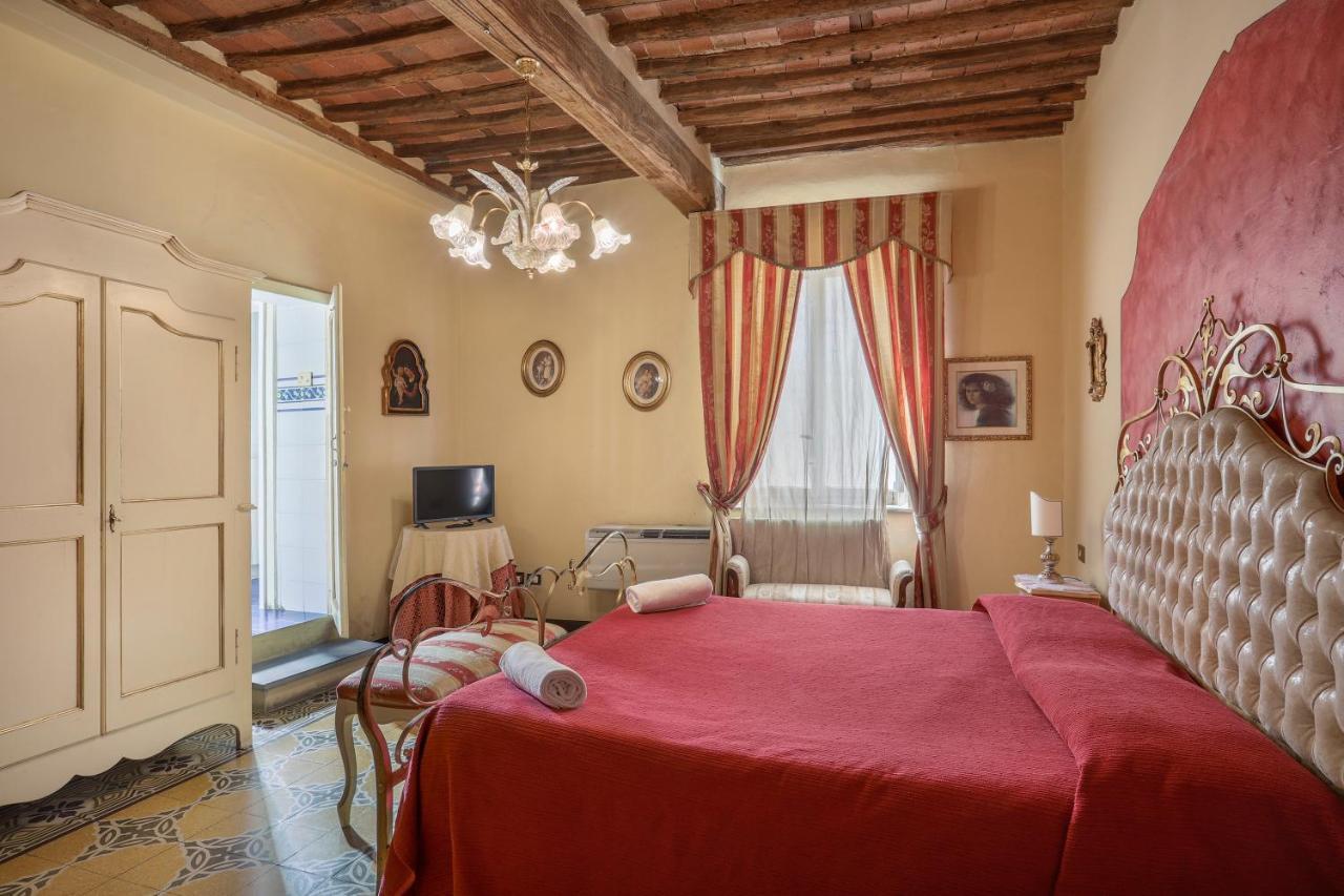 Antica Residenza Santa Chiara -City Center Lukka Zewnętrze zdjęcie