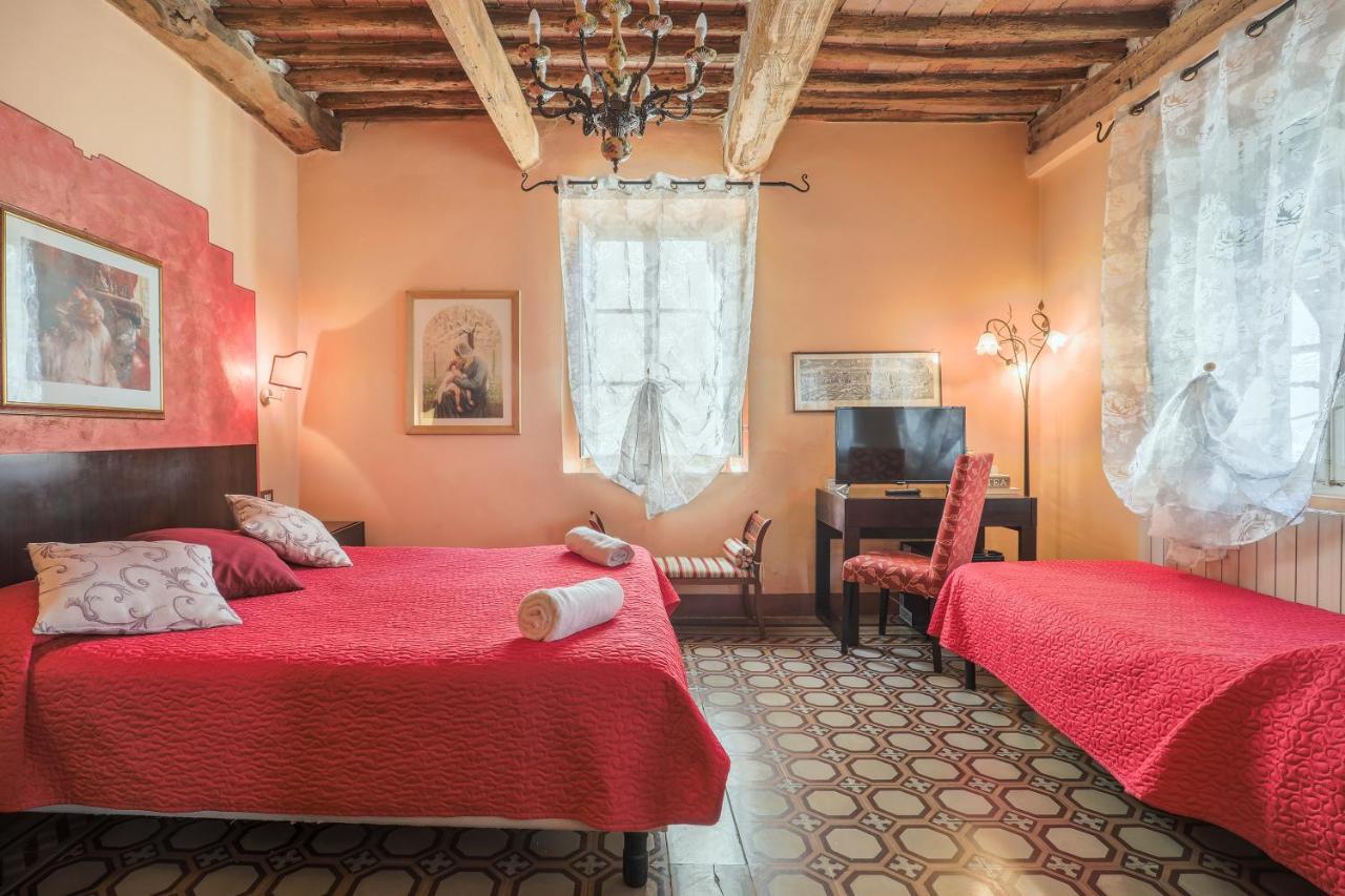 Antica Residenza Santa Chiara -City Center Lukka Zewnętrze zdjęcie