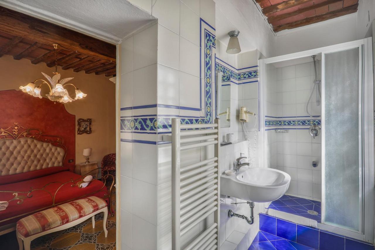 Antica Residenza Santa Chiara -City Center Lukka Zewnętrze zdjęcie