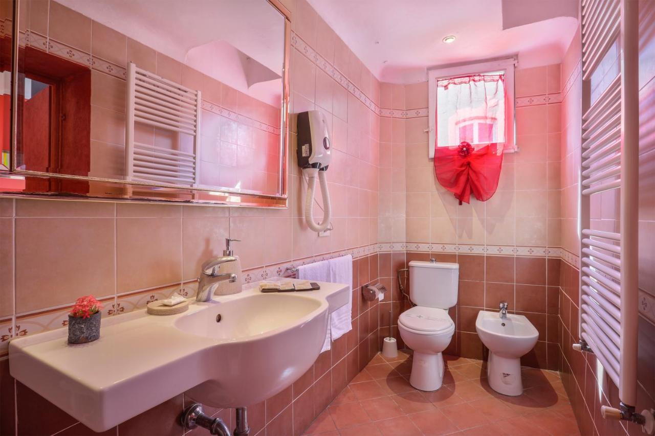 Antica Residenza Santa Chiara -City Center Lukka Zewnętrze zdjęcie