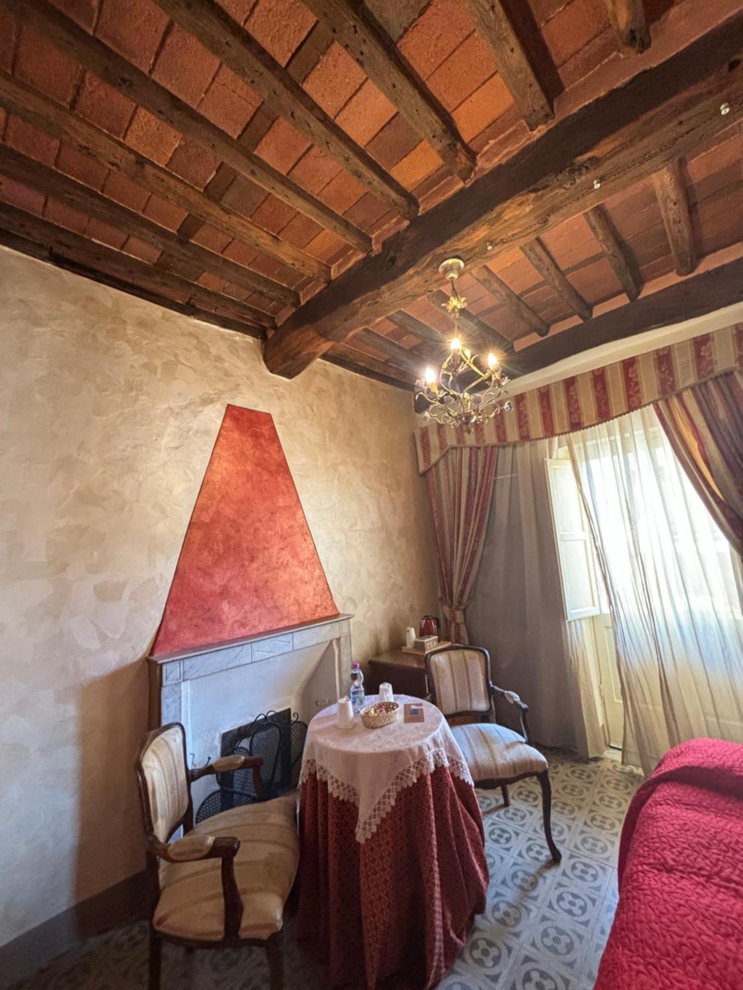 Antica Residenza Santa Chiara -City Center Lukka Zewnętrze zdjęcie