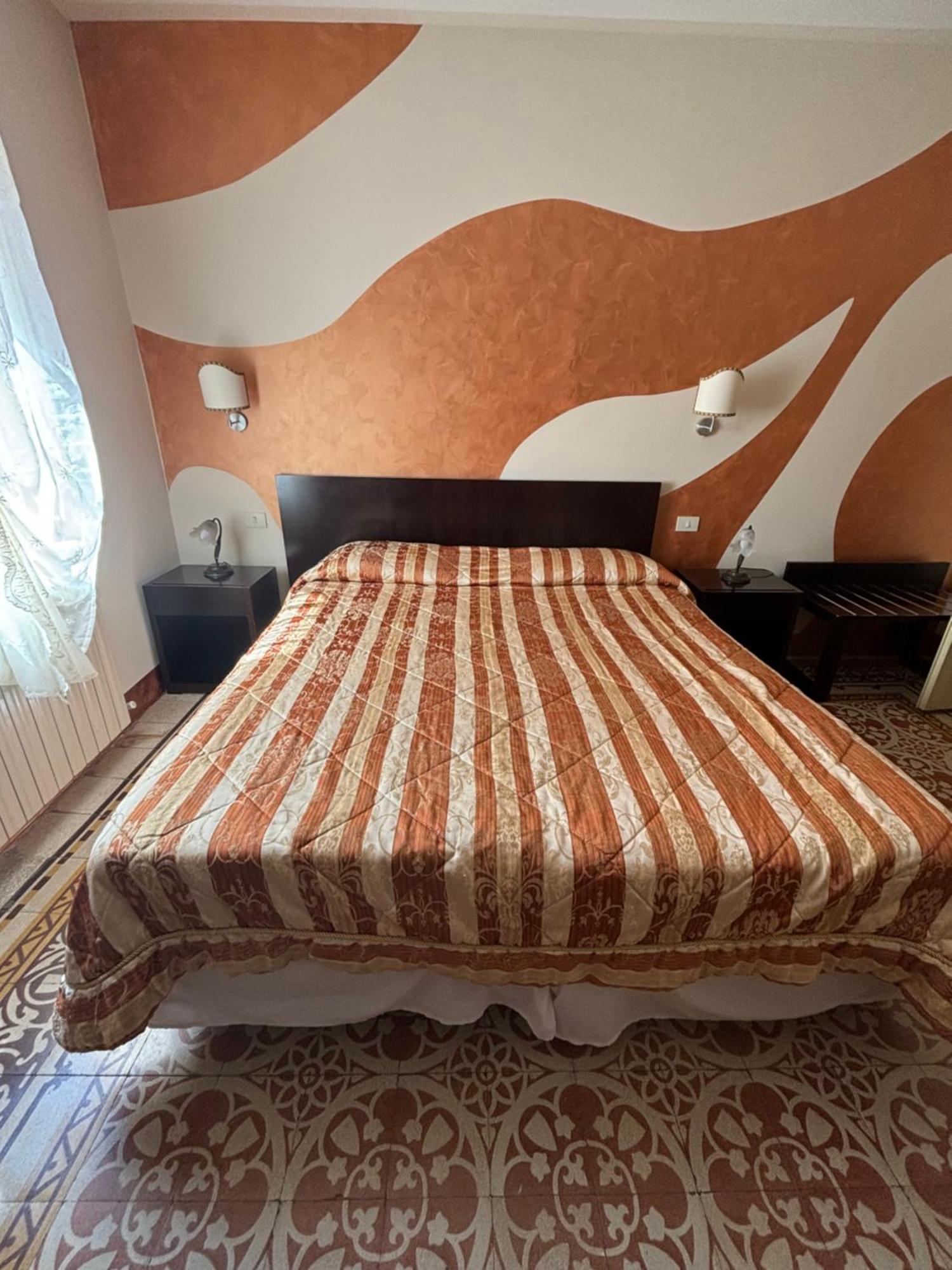 Antica Residenza Santa Chiara -City Center Lukka Zewnętrze zdjęcie