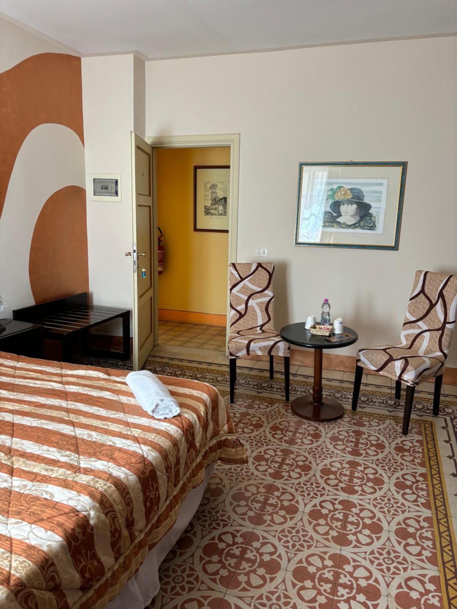 Antica Residenza Santa Chiara -City Center Lukka Zewnętrze zdjęcie