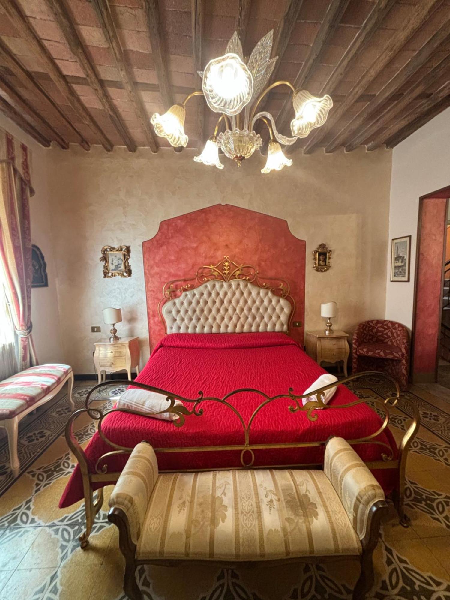 Antica Residenza Santa Chiara -City Center Lukka Zewnętrze zdjęcie