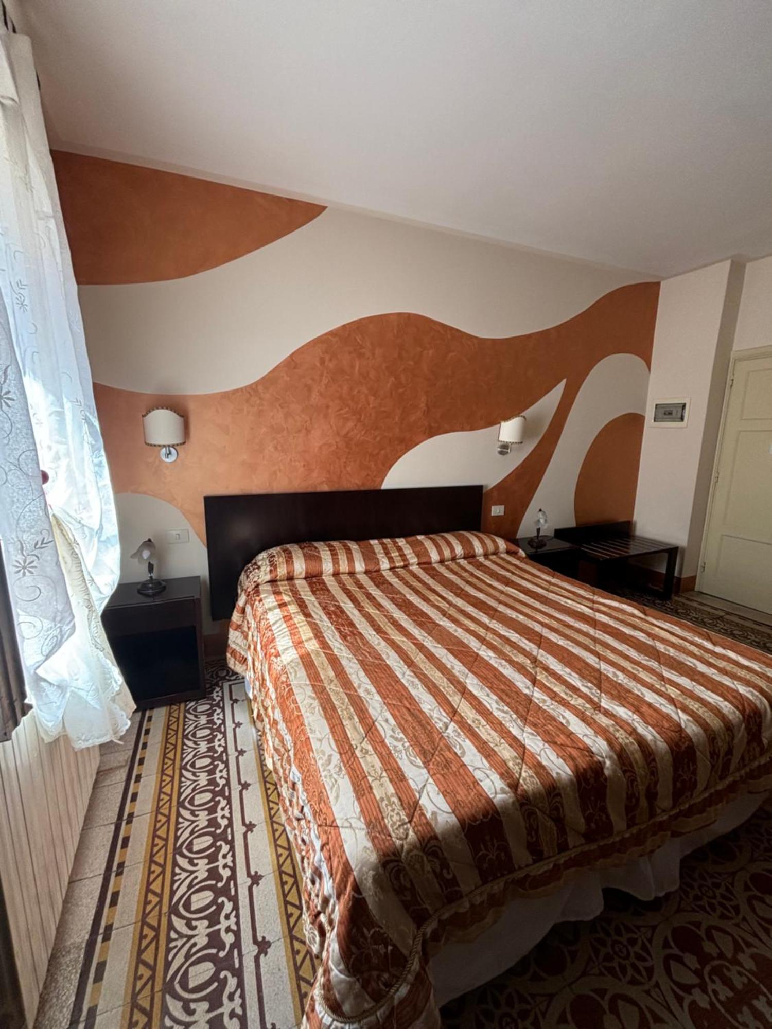 Antica Residenza Santa Chiara -City Center Lukka Zewnętrze zdjęcie
