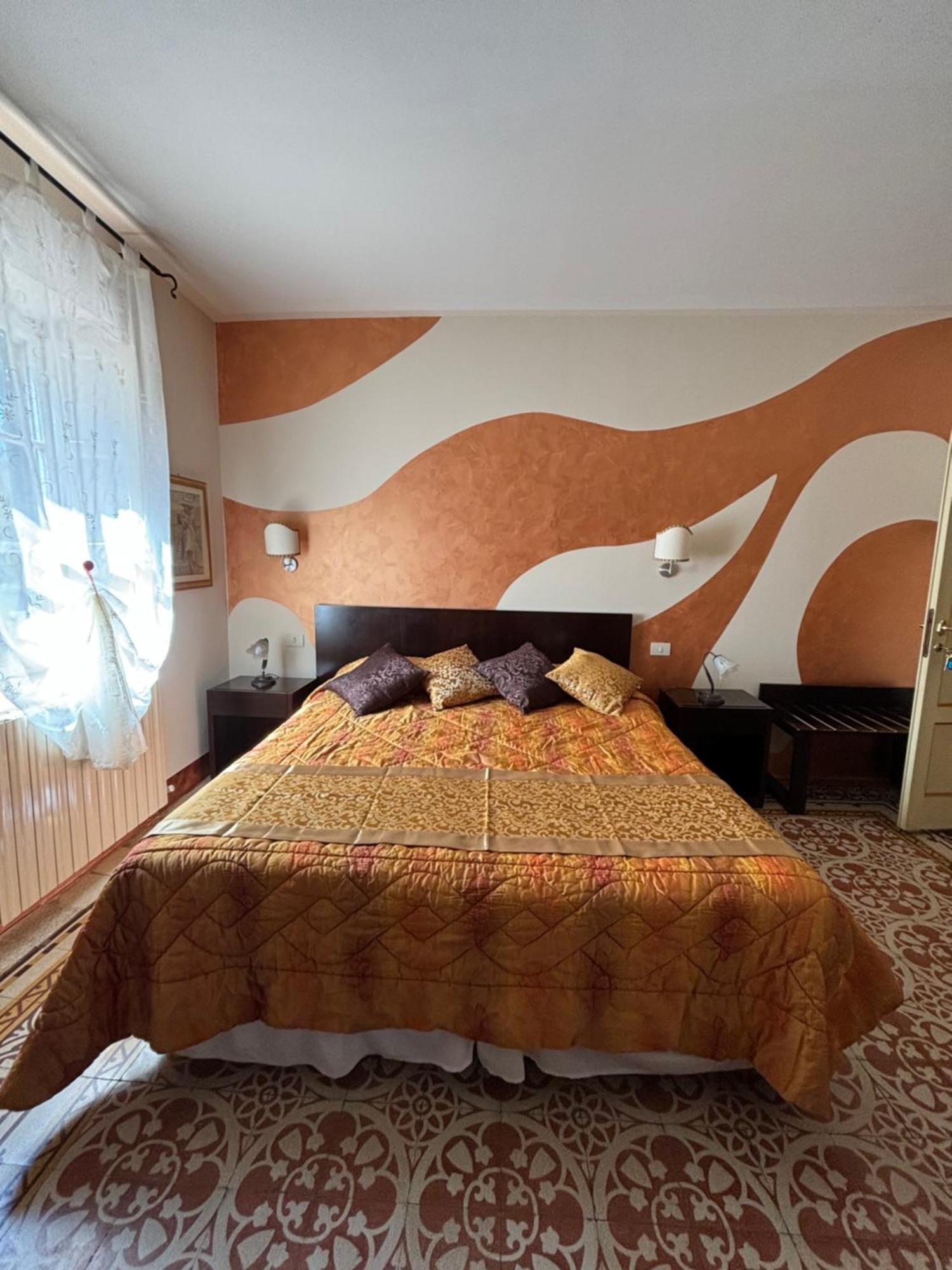Antica Residenza Santa Chiara -City Center Lukka Zewnętrze zdjęcie