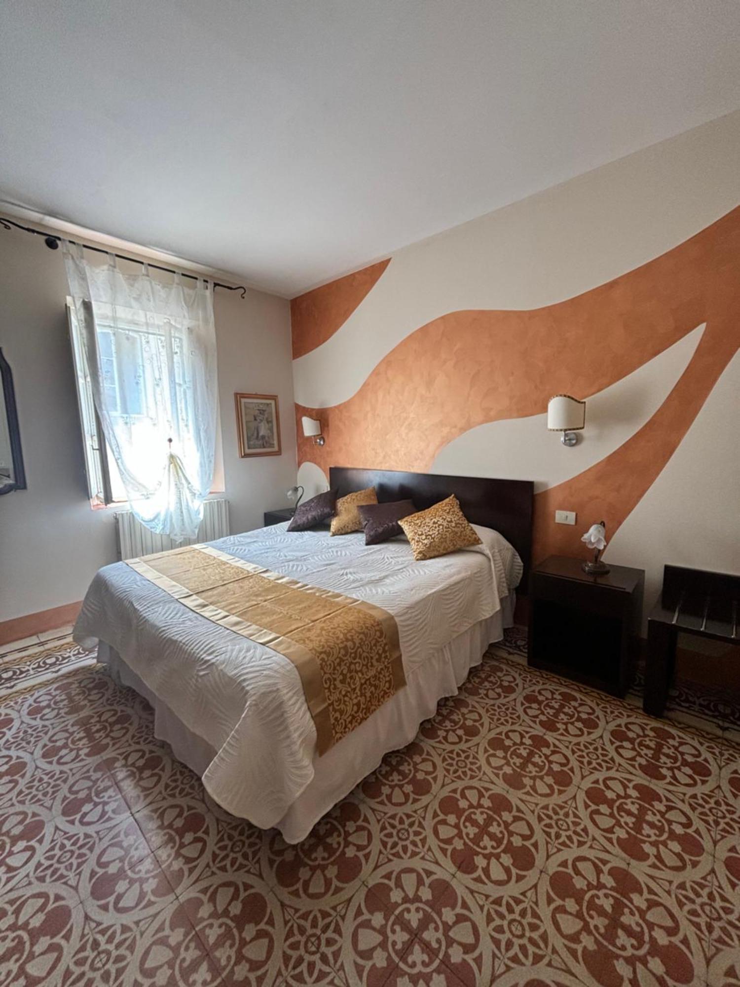 Antica Residenza Santa Chiara -City Center Lukka Zewnętrze zdjęcie
