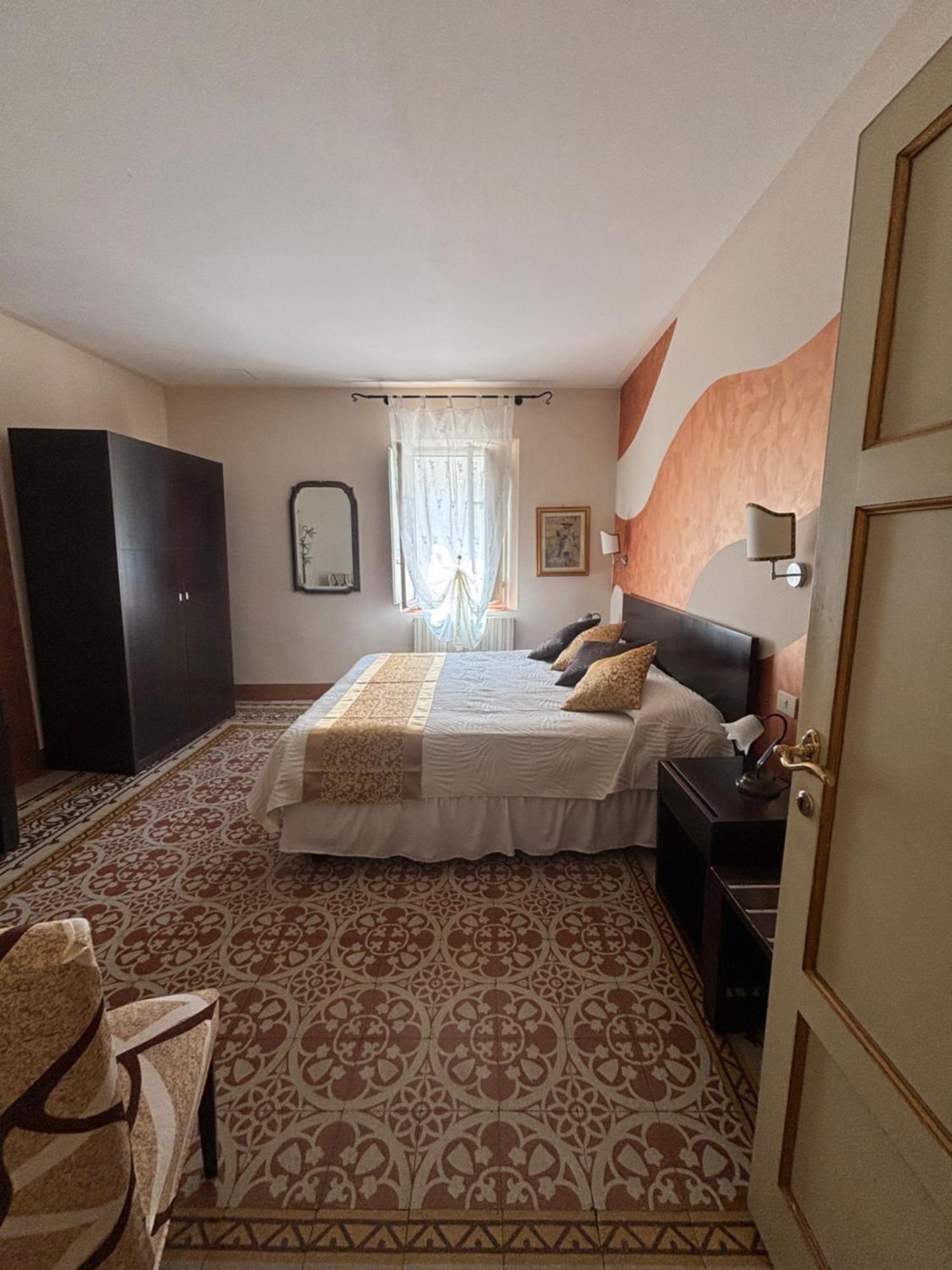 Antica Residenza Santa Chiara -City Center Lukka Zewnętrze zdjęcie