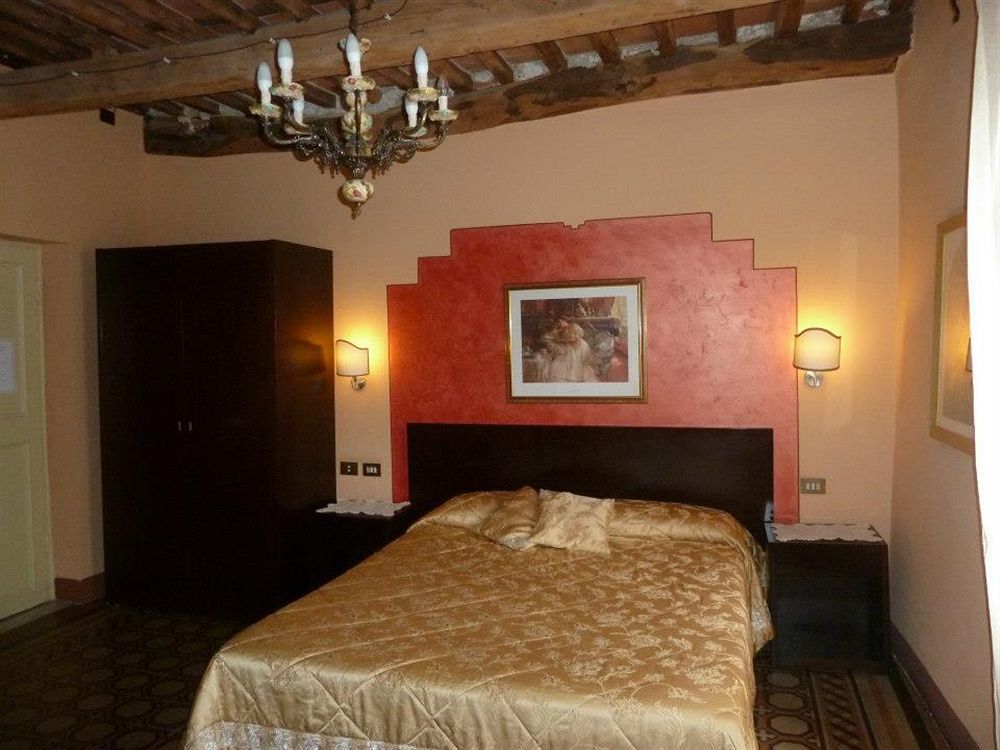 Antica Residenza Santa Chiara -City Center Lukka Zewnętrze zdjęcie